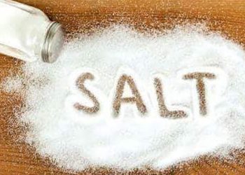 অতিরিক্ত লবণ খাচ্ছেন? জেনে নিন হার্টের যে ক্ষতি হচ্ছে