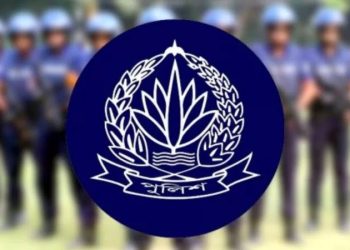 নেভি ব্লু শার্টে ফিরছে পুলিশ, প্যান্টের রঙ কী